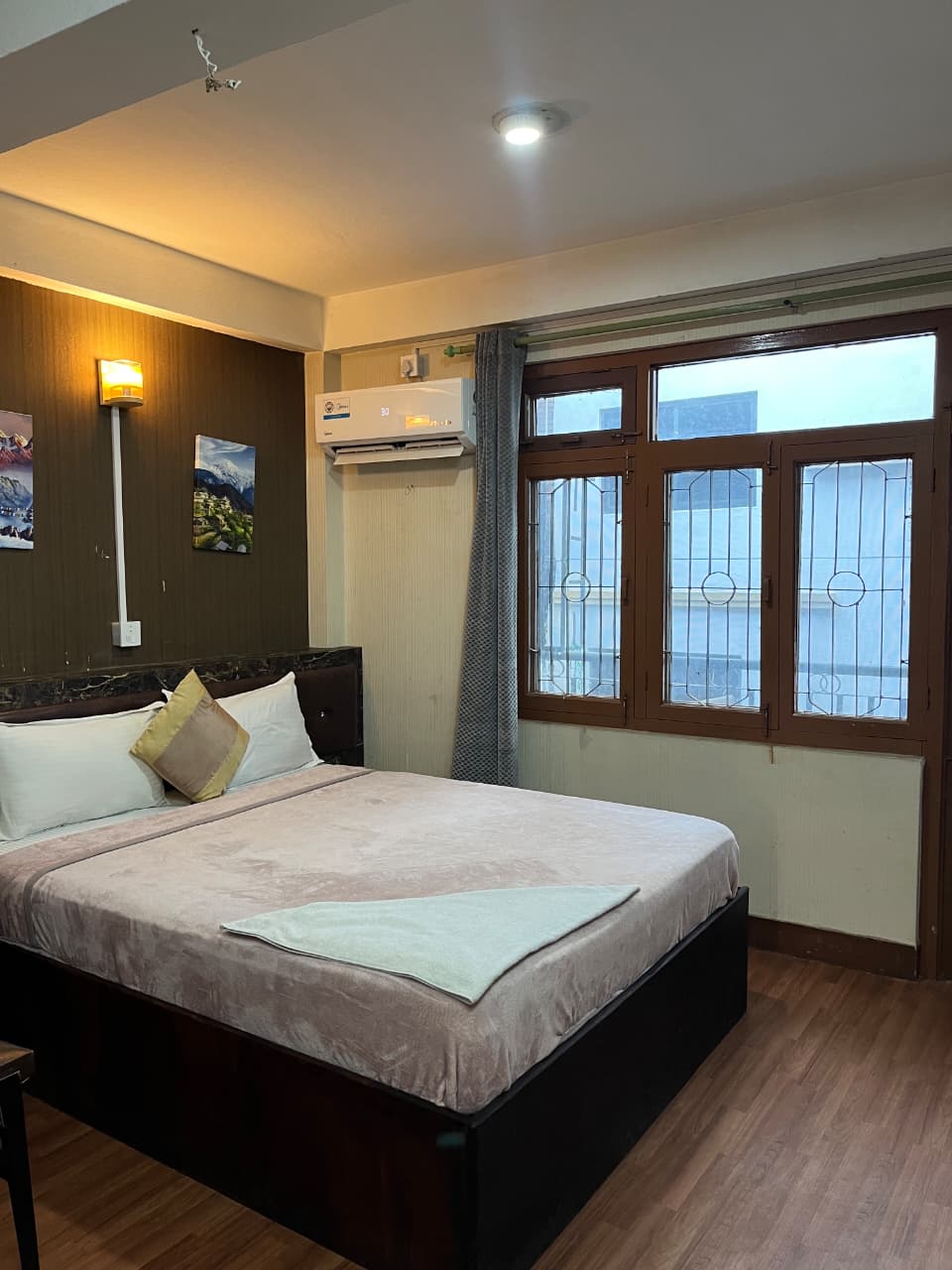 Hotel Lumanti - Dining Area